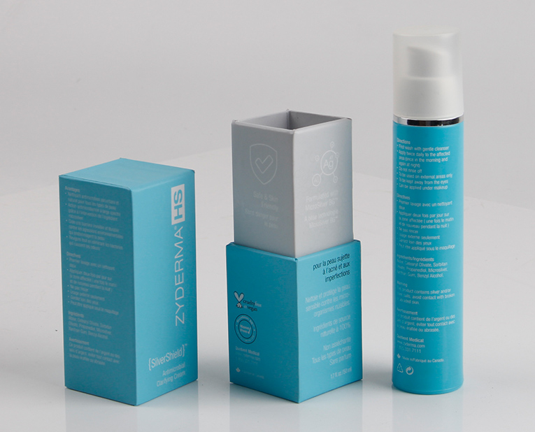 簡(jiǎn)約的化妝品包材在顏色上讓人感覺舒適。